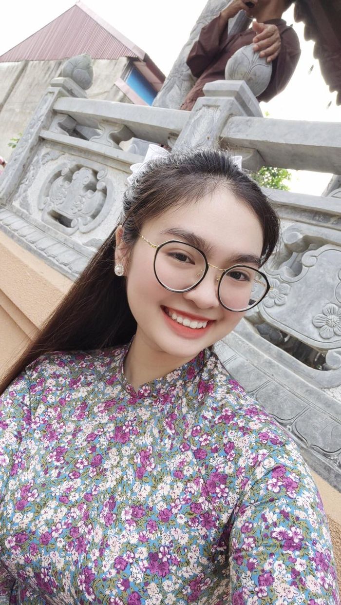 Dụi mắt mới nhận ra Quán quân Giọng hát Việt nhí 2014 Thiện Nhân