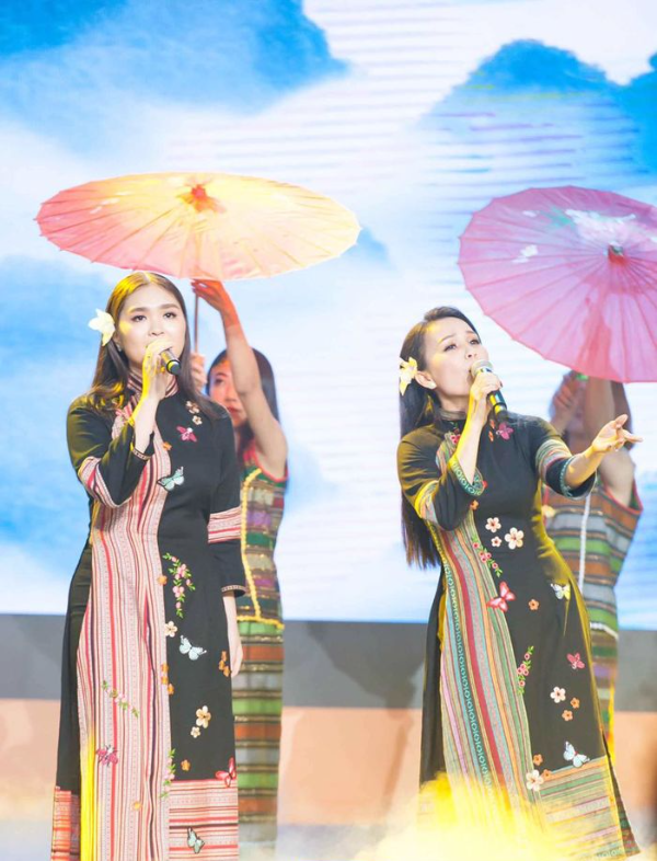 Dụi mắt mới nhận ra Quán quân Giọng hát Việt nhí 2014 Thiện Nhân