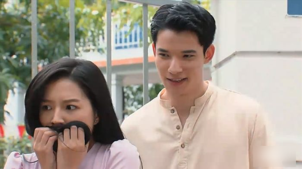 Hương Vị Tình Thân: Dũng Mathiu phản bội Diệp còn thể hiện ta đây giàu