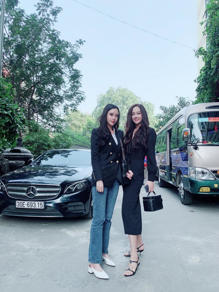 Em gái Mai Phương Thúy lộ diện sau sinh, sẵn tiện khoe visual gia đình
