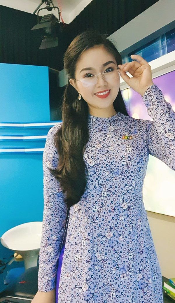 Em gái ruột ít ai biết của Lê Phương: Xinh như Hoa hậu, đang làm BTV