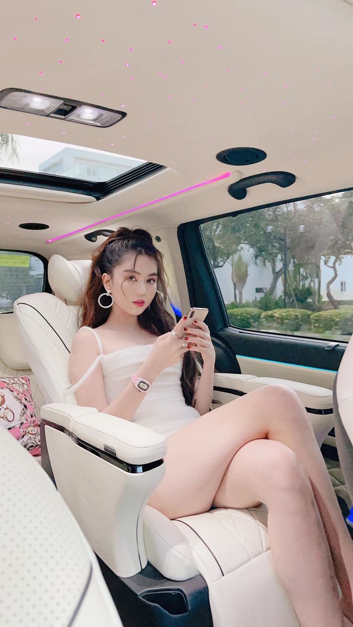 Số tiền chi tiêu hàng tháng của sao Việt: Thủy Tiên 200 triệu vẫn bét