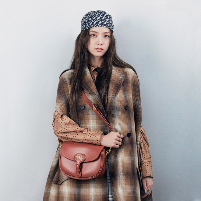 Hành trình sang dần đều của Jisoo: Từng mờ nhạt hóa cây Dior sống