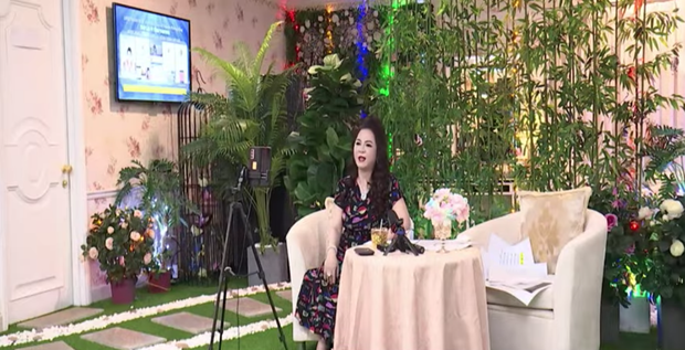 Bà Phương Hằng giải thích tạm khóa báo có, vậy hiểu thế nào?