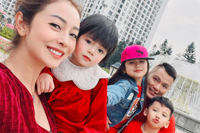 Hoa hậu Việt lấy chồng đại gia, cô nào cũng mắn đẻ