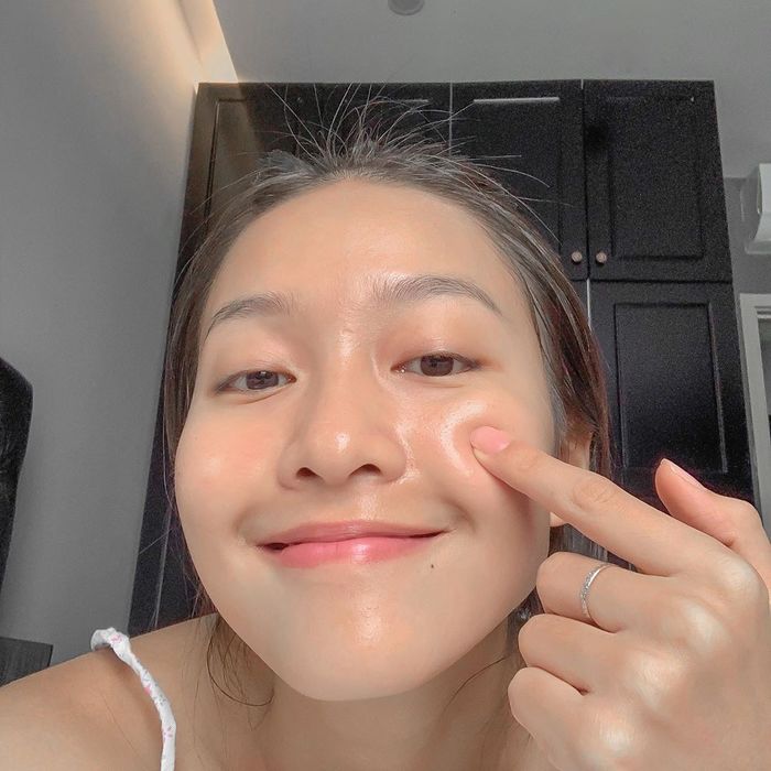 Hòa Minzy và mỹ nhân Việt truyền kinh nghiệm xử lý dứt điểm mụn thịt