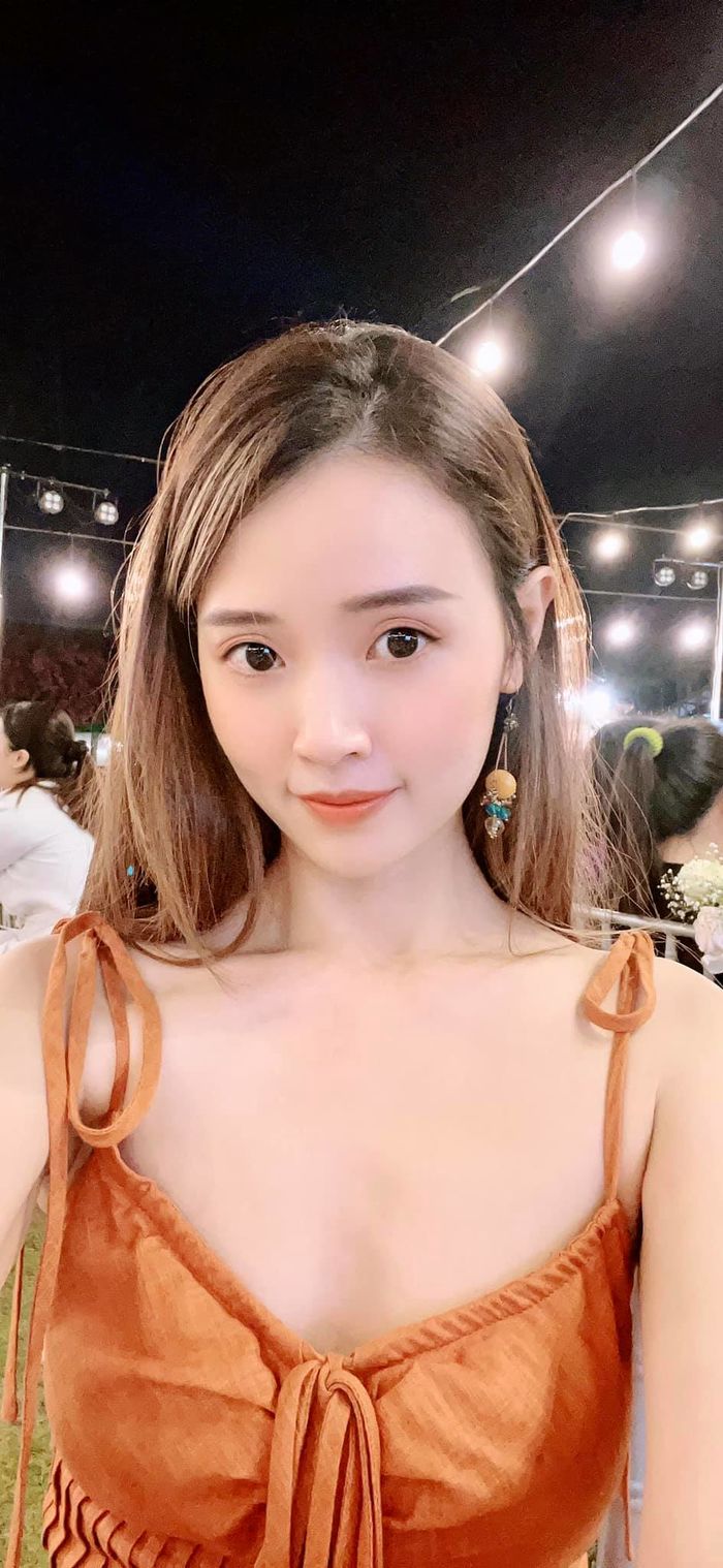 Hòa Minzy và mỹ nhân Việt truyền kinh nghiệm xử lý dứt điểm mụn thịt