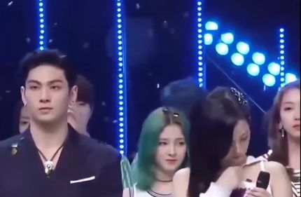 Hóng drama ngập tràn sân khấu encore: Sao nhóm BTS có phốt tạo nét