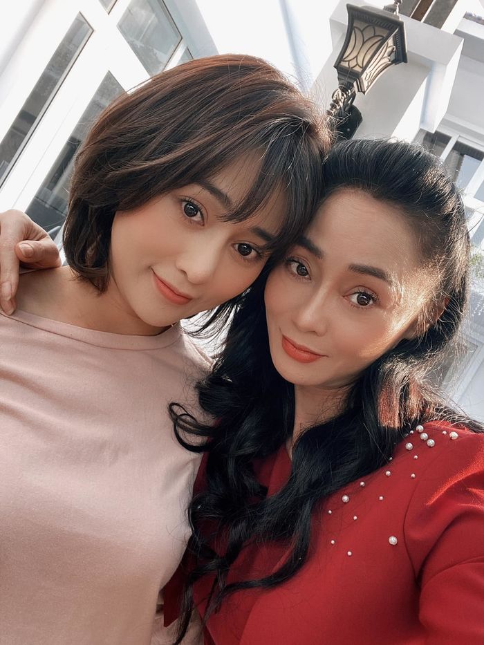 Hương Vị Tình Thân: bà Xuân bênh vực khi Nam bị chê mặc xấu