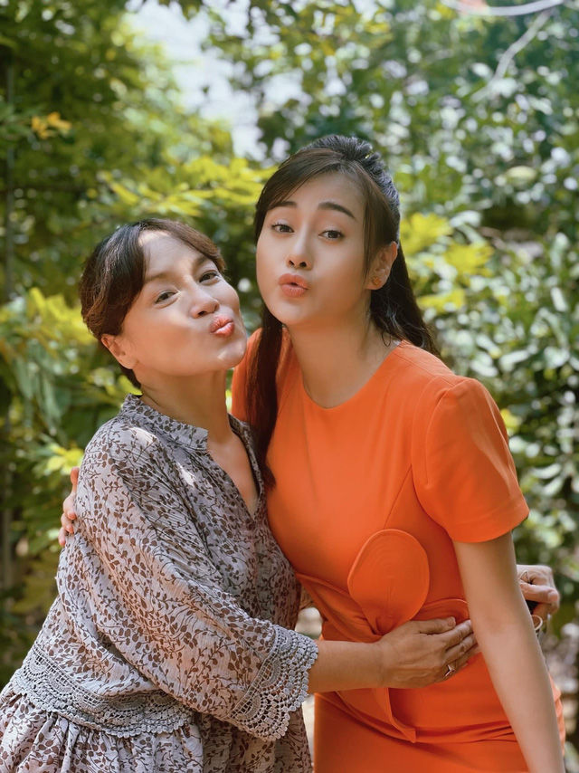 Hương Vị Tình Thân: Mẹ Bích xuất hiện chống lưng cho Nam