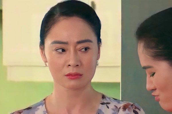 Hương Vị Tình Thân: Mẹ Bích xuất hiện chống lưng cho Nam