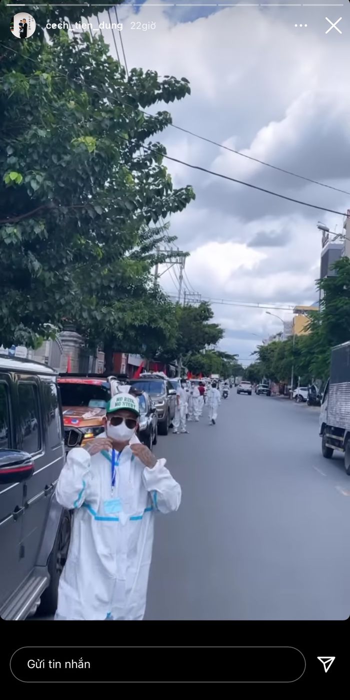 Khi các đồng đội thi đấu, Bùi Tiến Dũng ở nhà làm TNV chống dịch