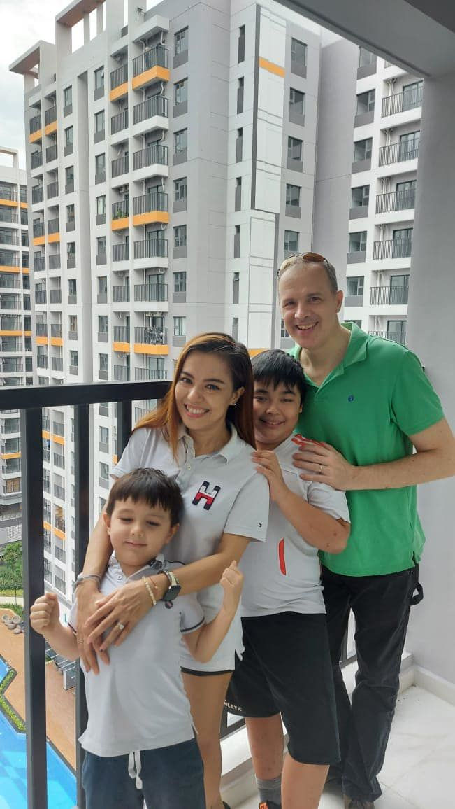 Không hẹn mà gặp: 2 ác nữ Mùi Ngò Gai cùng sắm xế hộp 3 tỷ đồng