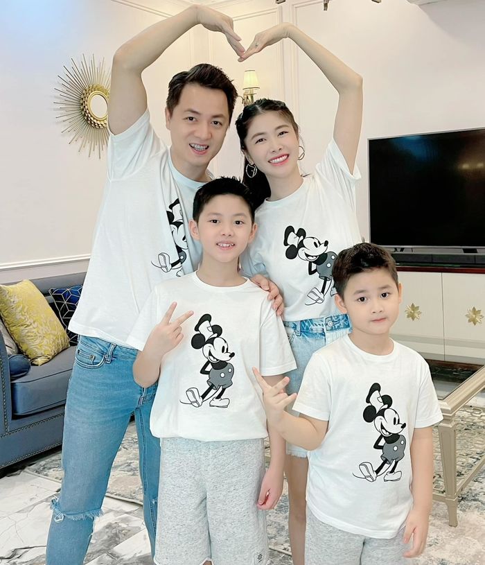Ký ức Trung thu không bao giờ quên của sao: Lý Nhã Kỳ phải đi xin bánh