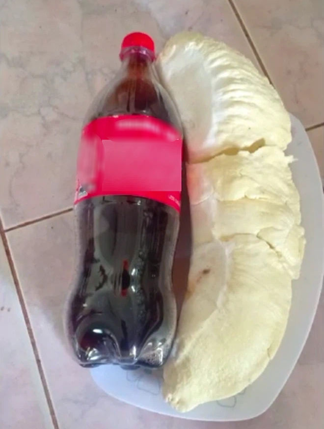 Lác mắt trước các hoa quả siêu to khổng lồ: Sầu riêng nặng 23kg