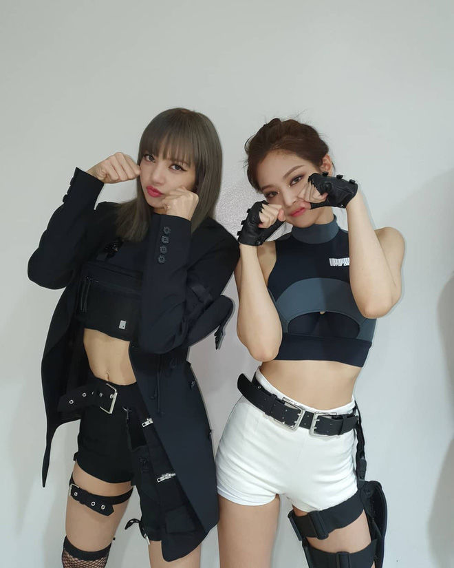 Lisa chia sẻ cảm nhận đầu về các mẩu BLACKPINK: Jennie thân thiện