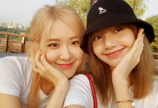 Lisa chia sẻ cảm nhận đầu về các mẩu BLACKPINK: Jennie thân thiện