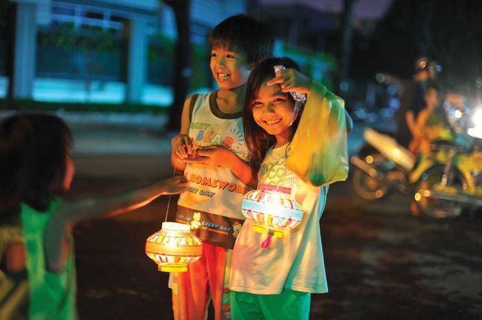 Loạt đèn trung thu của nhà làm có 1-0-2 khiến dân mạng cười vỡ bụng