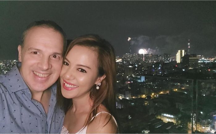 Lý Thanh Thảo Mùi Ngò Gai: Biến mất 5 năm, viên mãn với chồng Tây