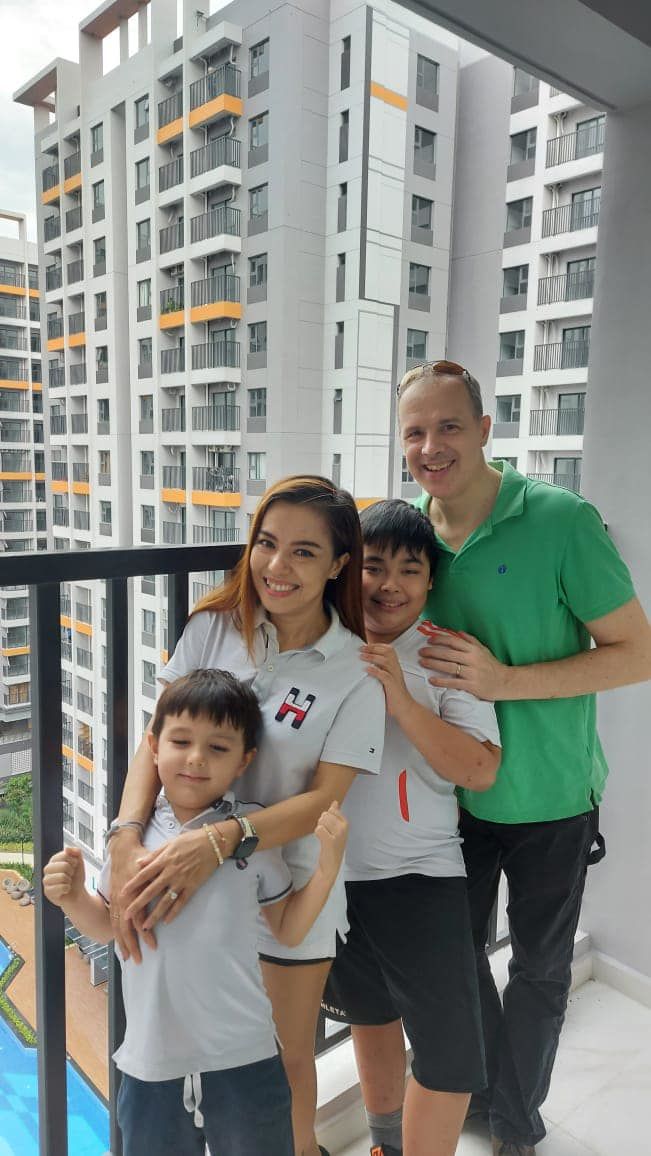 Lý Thanh Thảo Mùi Ngò Gai: Biến mất 5 năm, viên mãn với chồng Tây