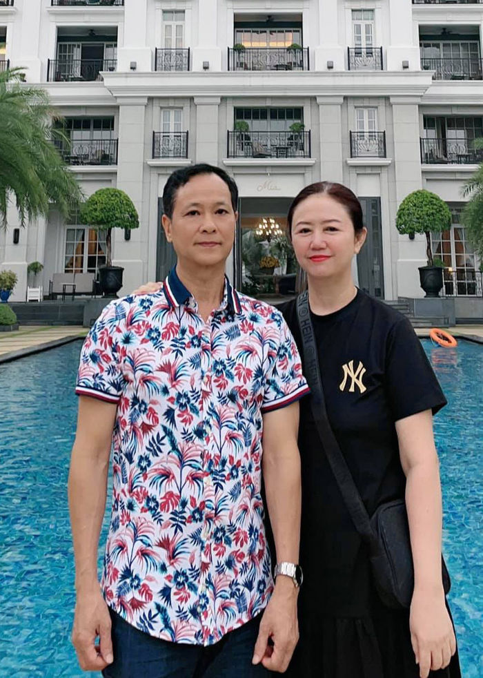 Midu xinh đẹp là thế cũng phải nhường ngôi hoa khôi cho mẹ ruột