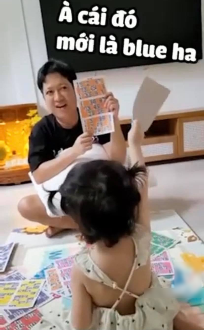 Mới 2 tuổi, nhóc tỳ Vbiz đã chăm học hỏi: Bo Thúi gì cũng nhớ