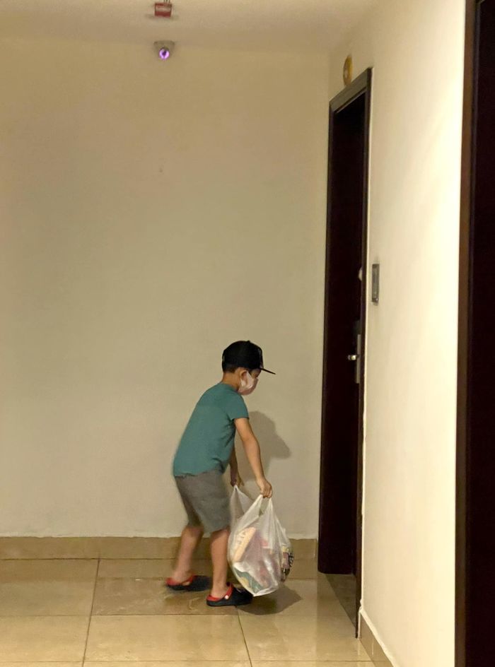 Mới ngày nào bé xíu, con trai Ly Kute giờ lớn phổng, đẹp trai