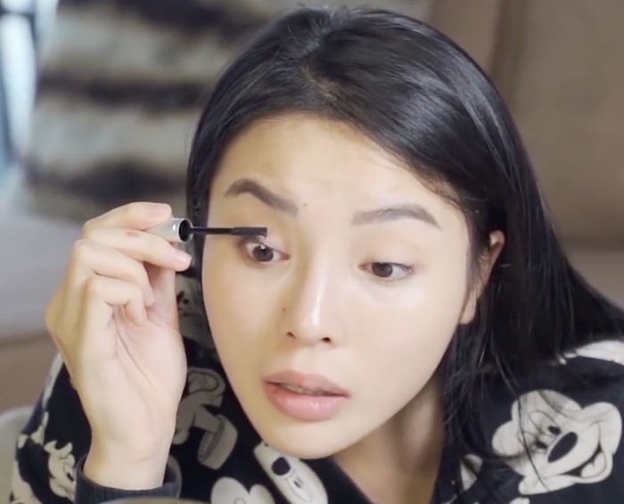 Nàng hậu Việt tự chế mặt nạ, mỹ phẩm tại nhà: H'Hen Nie cực sáng tạo