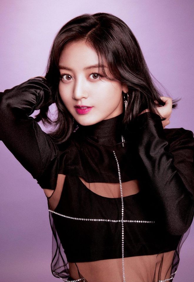Ngắm một loạt ảnh trẻ hóa của các trưởng nhóm hàng đầu Kpop