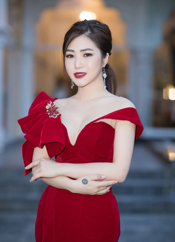 Nghệ An vùng đất sinh ra trai tài, gái giỏi: Khánh Vy 22 tuổi MC VTV