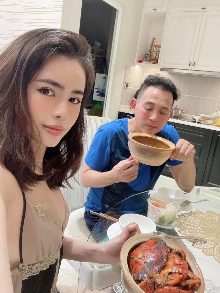 Nghị lực nuôi con của ông bố đơn thân Vbiz: bé Bôm làm bố nở mặt