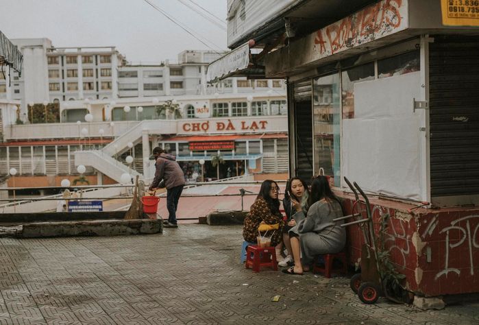 Người Đà Lạt rủ nhau đi uống cà phê vui như Tết sau hơn 2 tháng ở nhà