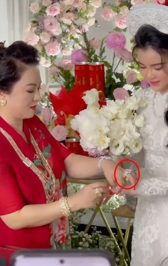 Nhan sắc hiện tại con dâu bà Phương Hằng sau khi về làm dâu hào môn