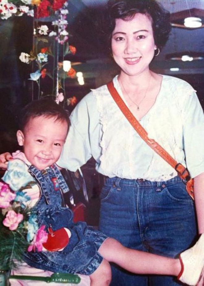 Nhan sắc thời trẻ của bố mẹ sao Việt: Mẹ Lâm Vỹ Dạ là Á hậu