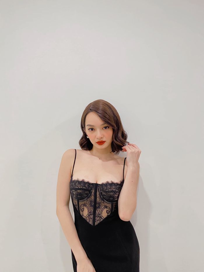 Nhan sắc thời trẻ của bố mẹ sao Việt: Mẹ Lâm Vỹ Dạ là Á hậu