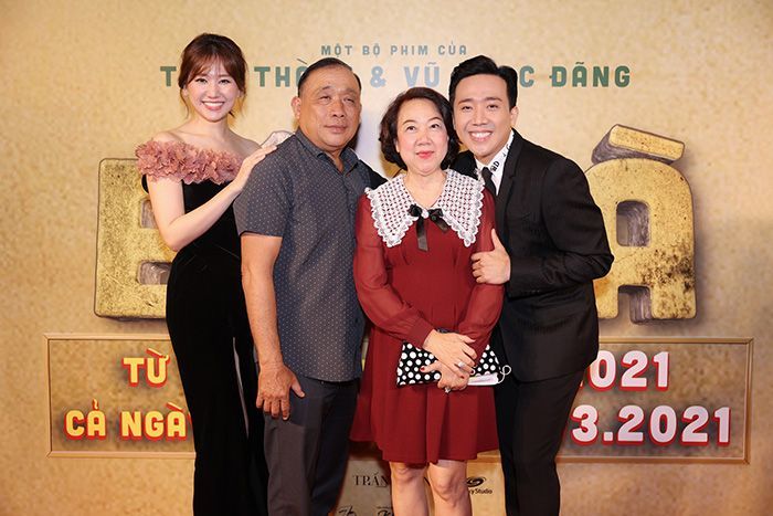 Nhan sắc thời trẻ của bố mẹ sao Việt: Mẹ Lâm Vỹ Dạ là Á hậu