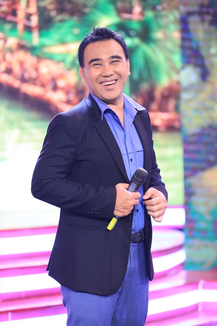 Nhân vật đại náo showbiz Châu Á: CBiz có Vương Tư Thông, còn Vbiz?