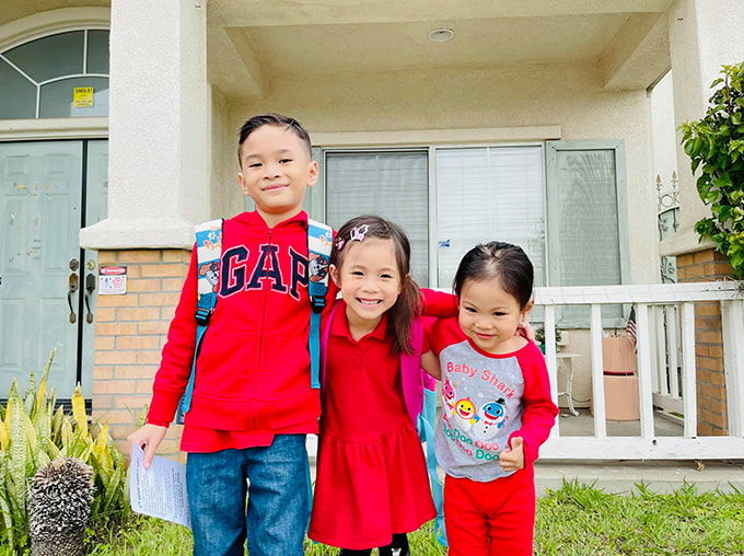 Hội nhóc tì Vbiz ở nước ngoài nô nức đi khai giảng năm học mới