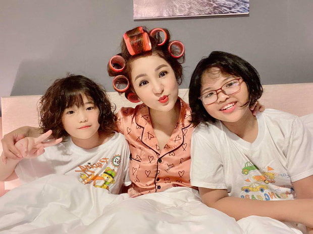 Hội nhóc tì Vbiz ở nước ngoài nô nức đi khai giảng năm học mới