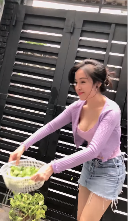 Nhức mắt với thời trang đi làm đồng, ra vườn nhặt rau của bà Tưng