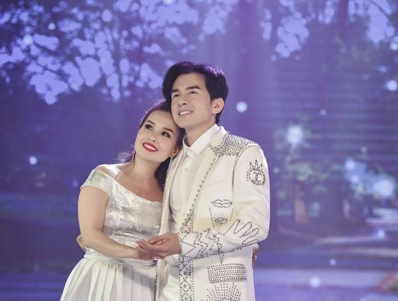 Những cặp song ca đình đám 1 thời: Người ra đi mãi, người mất giọng