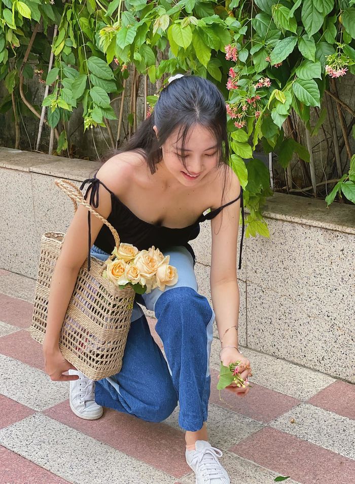 Những cô vợ thua chồng hơn một giáp của Vbiz: Đẻ hoài không sợ già