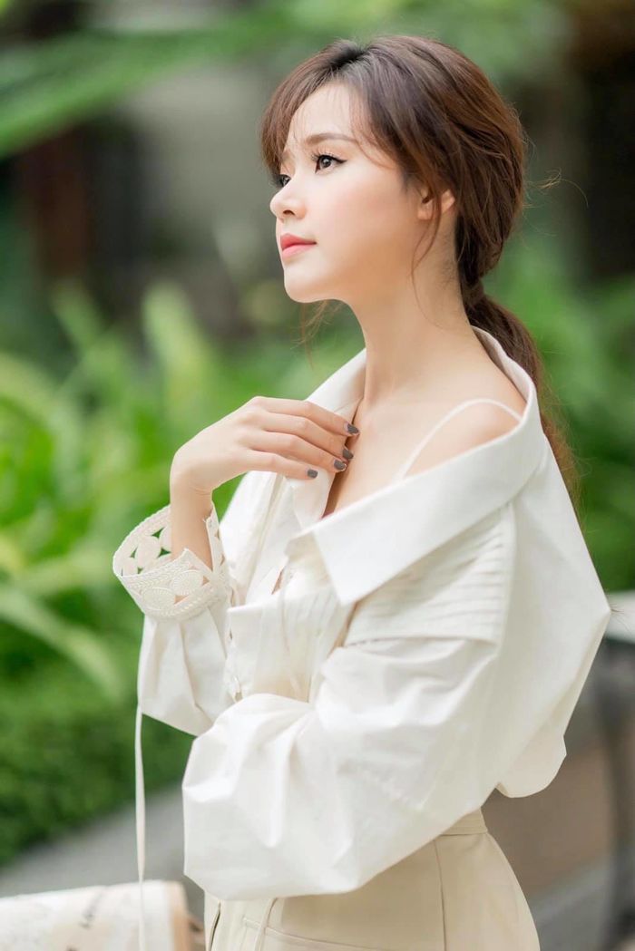Hot girl Việt tài sắc vẹn toàn: người thạo 10 thứ tiếng ở tuổi 23