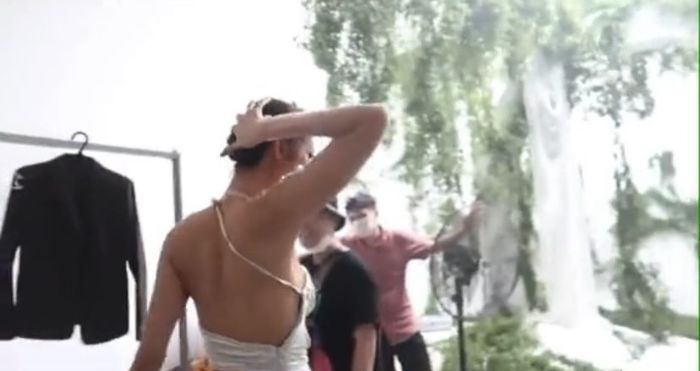 Những lần sao Việt bị khui việc đội tóc giả: Erik chạy đi trốn