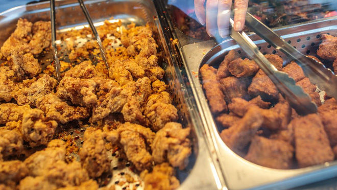 Những món hạn chế đụng tới khi đi buffet, đến cả đầu bếp còn lắc đầu