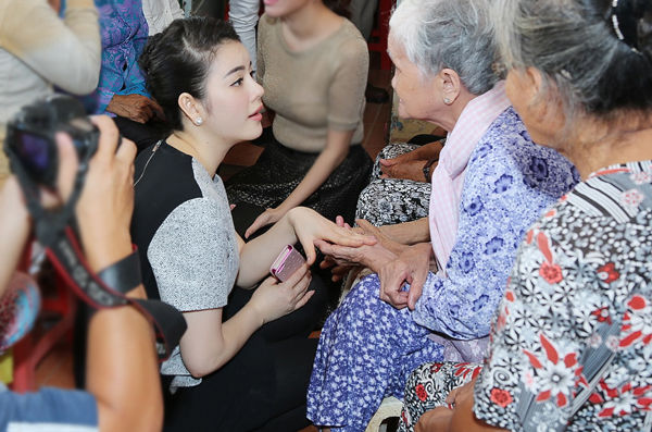 Những sao Việt làm từ thiện bằng tiền túi không bao giờ kêu gọi