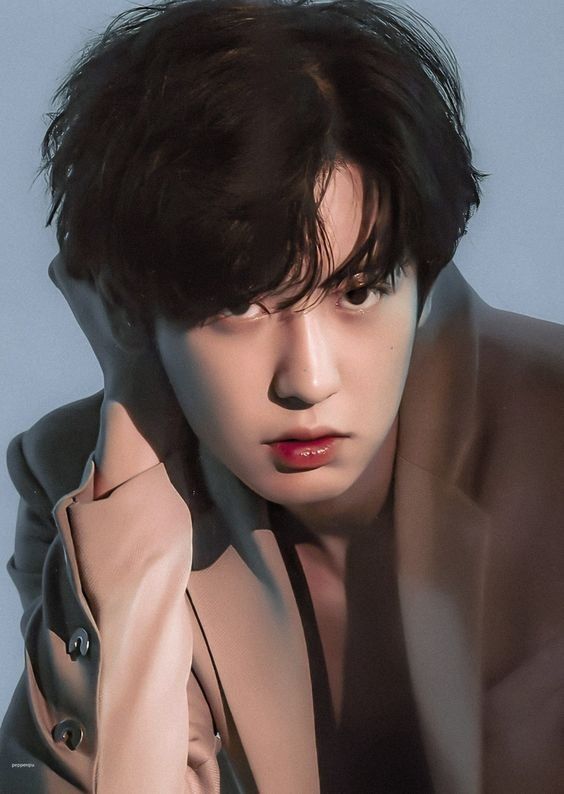 Những sự thật thốn tận rốn của idol: Chanyeol mê… ngoáy mũi