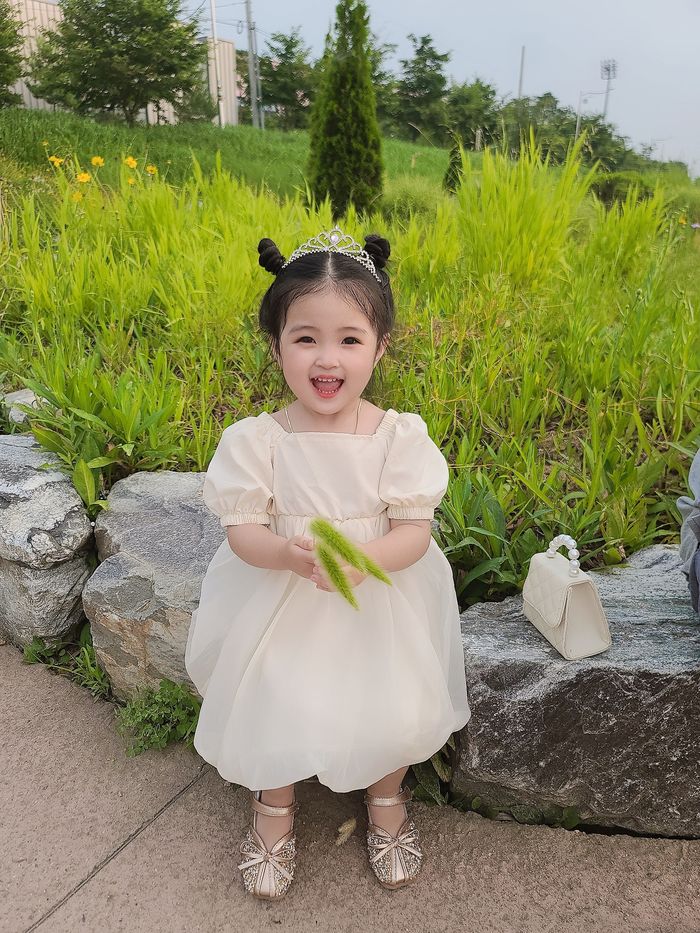 Phát sốt cô bé lai Việt - Hàn sở hữu gương mặt đẹp như tranh