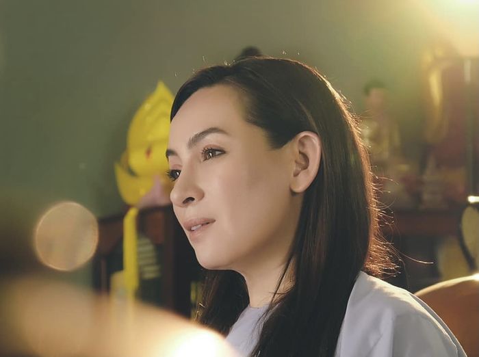 Phi Nhung được fan lớn tuổi tặng 100 triệu đồng: mẹ chỉ cần con thôi