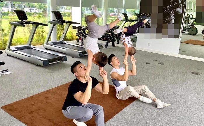 Quốc Cơ - Quốc Nghiệp dạy hai con xiếc để nối nghiệp, giữ gốc gia đình